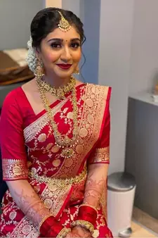 RED BEAUTIFUL BRIDAL SAREE 