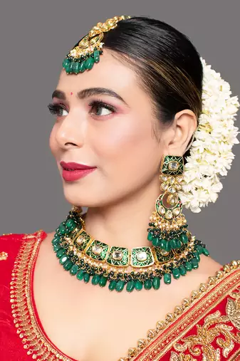 Green Gold Tone Kundan Enameled Necklace And Earrings With Maangtikka