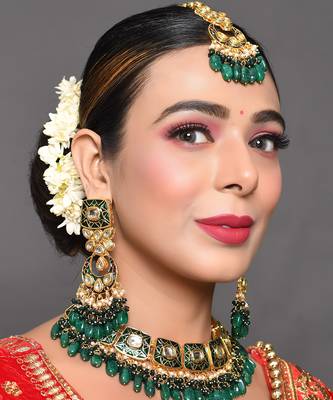 Green Gold Tone Kundan Enameled Necklace And Earrings With Maangtikka 4