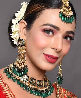 Green Gold Tone Kundan Enameled Necklace And Earrings With Maangtikka 5