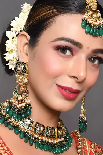 Green Gold Tone Kundan Enameled Necklace And Earrings With Maangtikka
