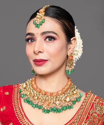 Green Red Gold Toned Handcrafted Kundan Necklace With Matching Earrings & Maangtikka 2