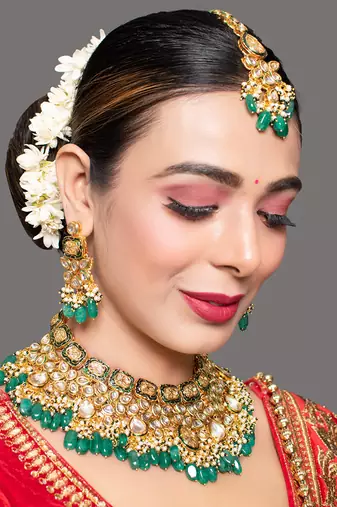 Green Gold Tone Kundan Enameled Necklace And Earrings With Maangtikka