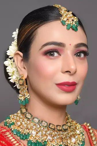 Green Gold Tone Kundan Enameled Necklace And Earrings With Maangtikka