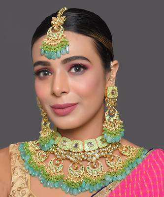 Green Enameled Kundan Maharani Necklace And Earrings With Maangtikka 1