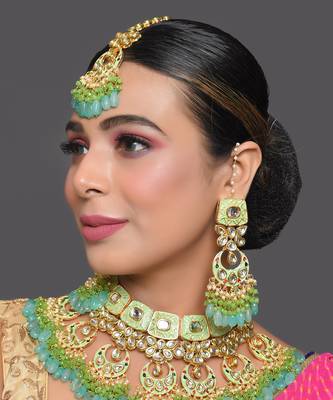 Green Enameled Kundan Maharani Necklace And Earrings With Maangtikka 3