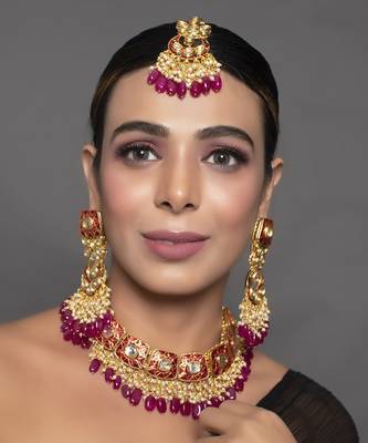 Kundan Inspired Mahroon Enameled Necklace And Earrings With Maangtikka 1