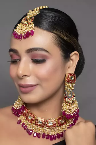 Kundan Inspired Mahroon Enameled Necklace And Earrings With Maangtikka