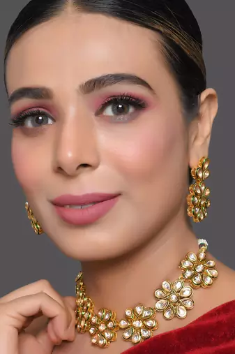 Handcafted Floral Kundan Necklace With Earrings