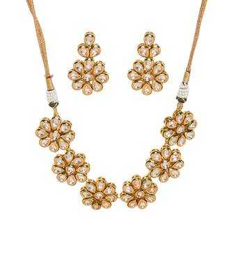Handcafted Floral Kundan Necklace With Earrings 4