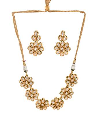 Handcafted Floral Kundan Necklace With Earrings 5