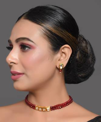 Mahroon Beaded Gold Toned Kundan Inspired Choker With Earrings 2