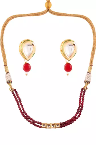 Mahroon Beaded Gold Toned Kundan Inspired Choker With Earrings