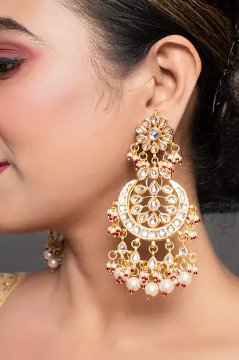 Gold Toned Kundan Crescent Shaped Earring