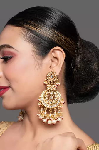 Gold Toned Kundan Crescent Shaped Earring
