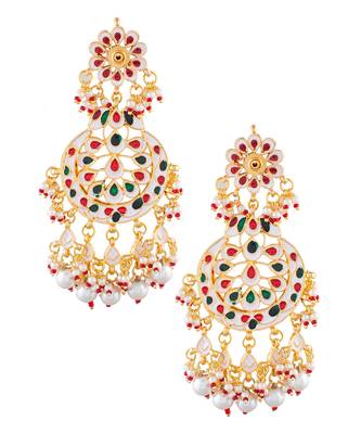 Gold Toned Kundan Crescent Shaped Earring 6