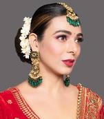 Handcrafted Kundan Emerald Beaded Earrings With Maangtikka