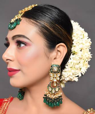 Handcrafted Kundan Emerald Beaded Earrings With Maangtikka 2