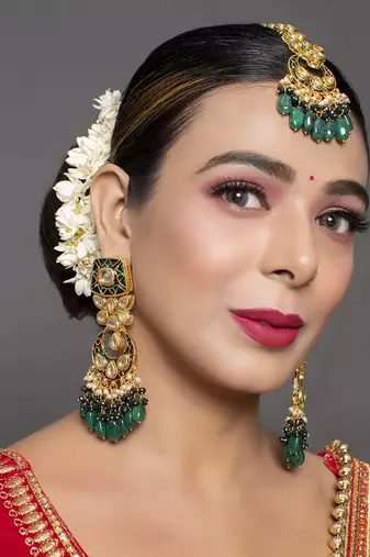 Handcrafted Kundan Emerald Beaded Earrings With Maangtikka