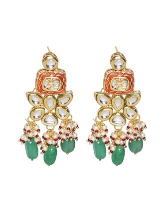 Red Gold Toned Kundan Earrings With Maangtikka 4