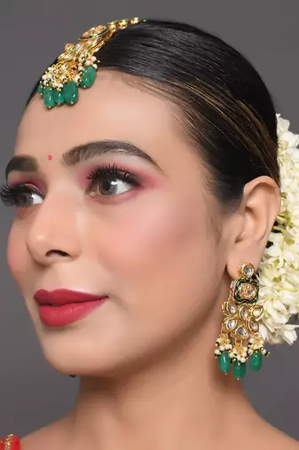 Green Gold Toned Kundan Earrings With Maangtikka