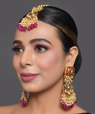 Kundan Inspired Mahroon Enameled Earrings With Maangtikka 1