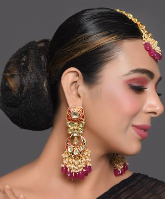 Kundan Inspired Mahroon Enameled Earrings With Maangtikka 2