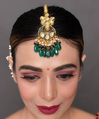 Handcrafted Kundan Emerald Beaded Maangtikka 2