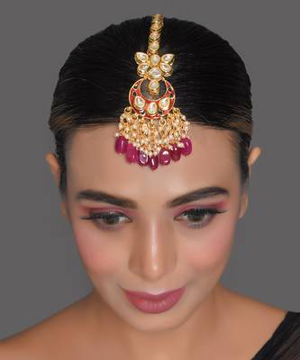 Kundan Inspired Mahroon Enameled Maangtikka 1