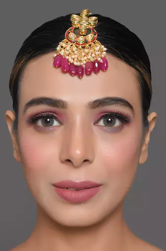 Kundan Inspired Mahroon Enameled Maangtikka