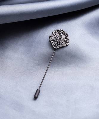 Lion'S Mane Lapel Pin 1