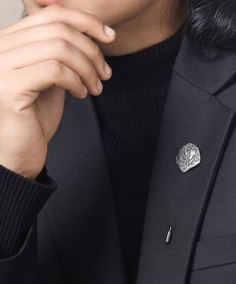 Lion'S Mane Lapel Pin 3