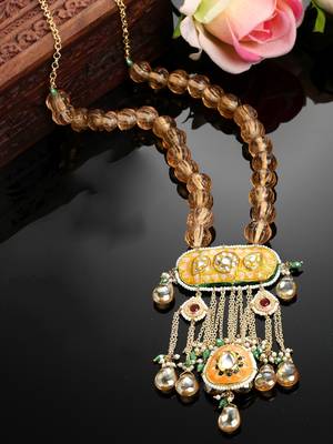 Red pearl necklaces 2
