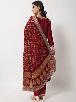 Maroon Grace Straight Kurti With Straight Pants and Banarasi Bandhej Dupatta 4