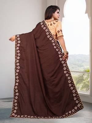 Brown Embroidered Silk Blend Saree With Blouse 3