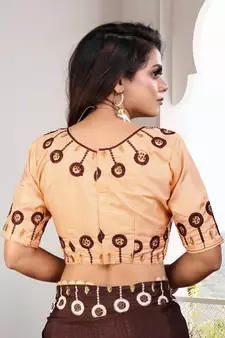 Brown Embroidered Silk Blend Saree With Blouse
