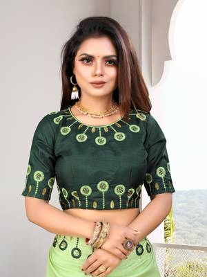 Parrot Green Embroidered Silk Blend Saree With Blouse 3