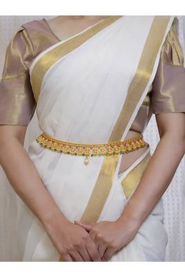 Gold waist-belt 1