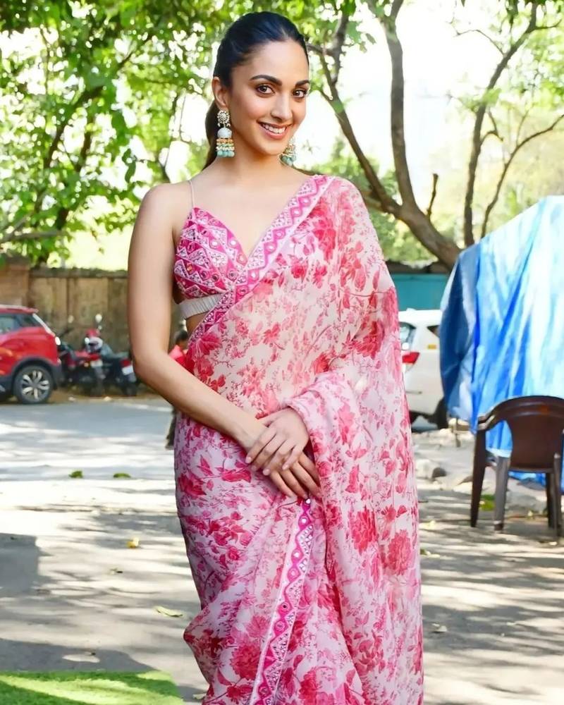 KIYARA ADVANI PINK GEORGETTE BEAUTIFUL SAREE