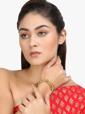 Gold bangles-and-bracelets 5