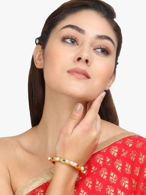 Gold bangles-and-bracelets 5