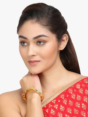 Gold bangles-and-bracelets 5
