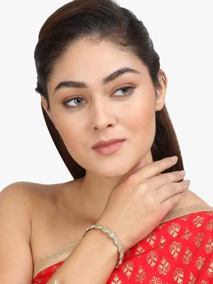 Gold bangles-and-bracelets 5