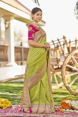 Green woven Banarasi silk blend saree with blouse 3