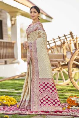 White woven Banarasi silk blend saree with blouse 2