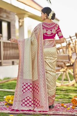 White woven Banarasi silk blend saree with blouse 3