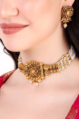 Multicolor pearl chokers 3