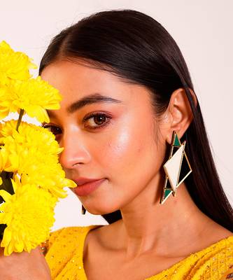 Mismatch Earwear Green Acrylic Earring 1