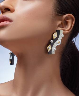 Moire Earwear 3