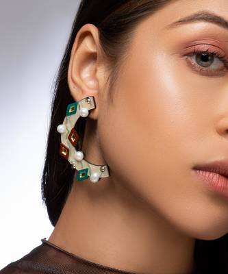 The Intarsia Earwear 2